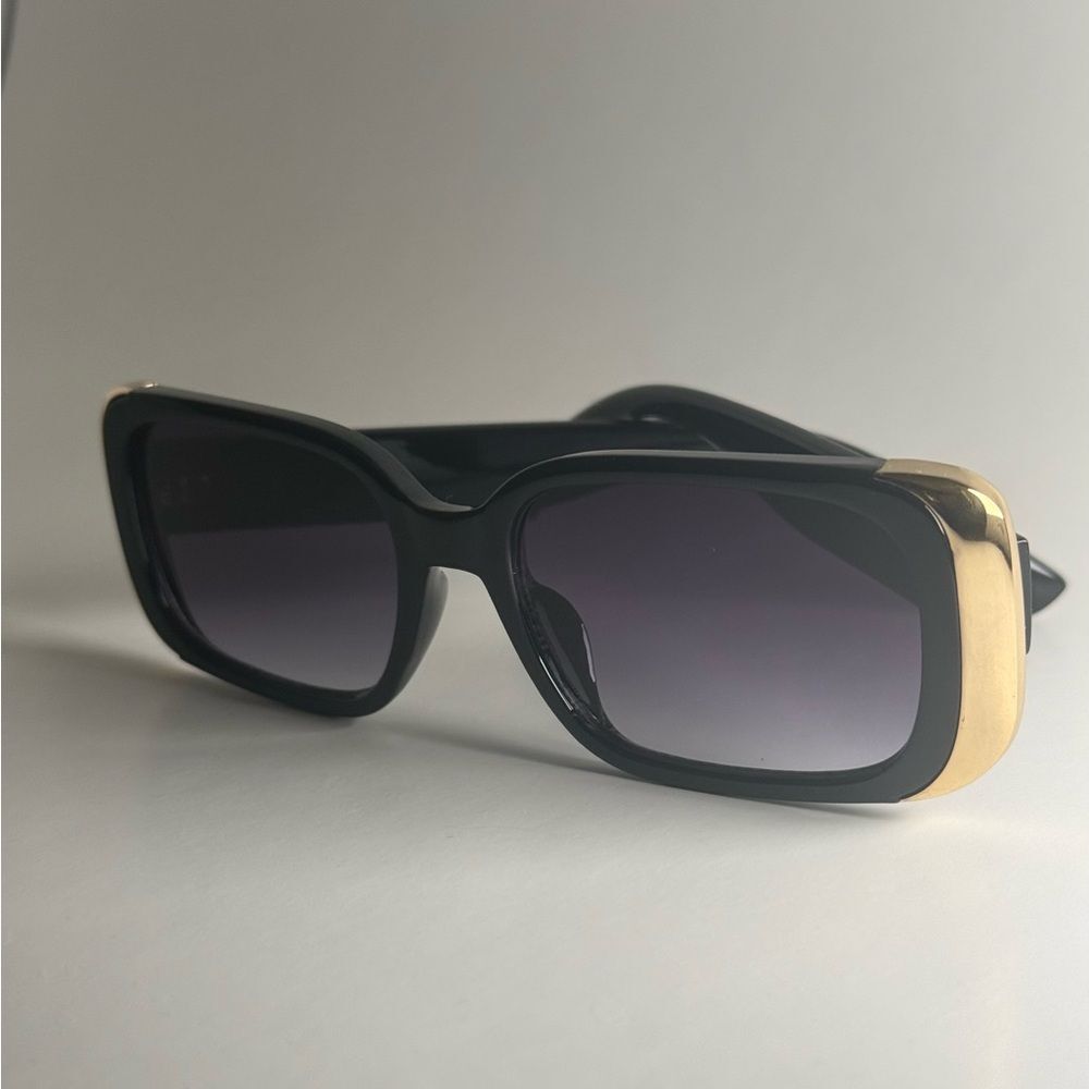 Chic Black and Gold Sunglasses